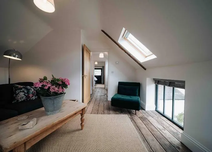 Roxie House A Cosy Farm Refurbished Coach House.