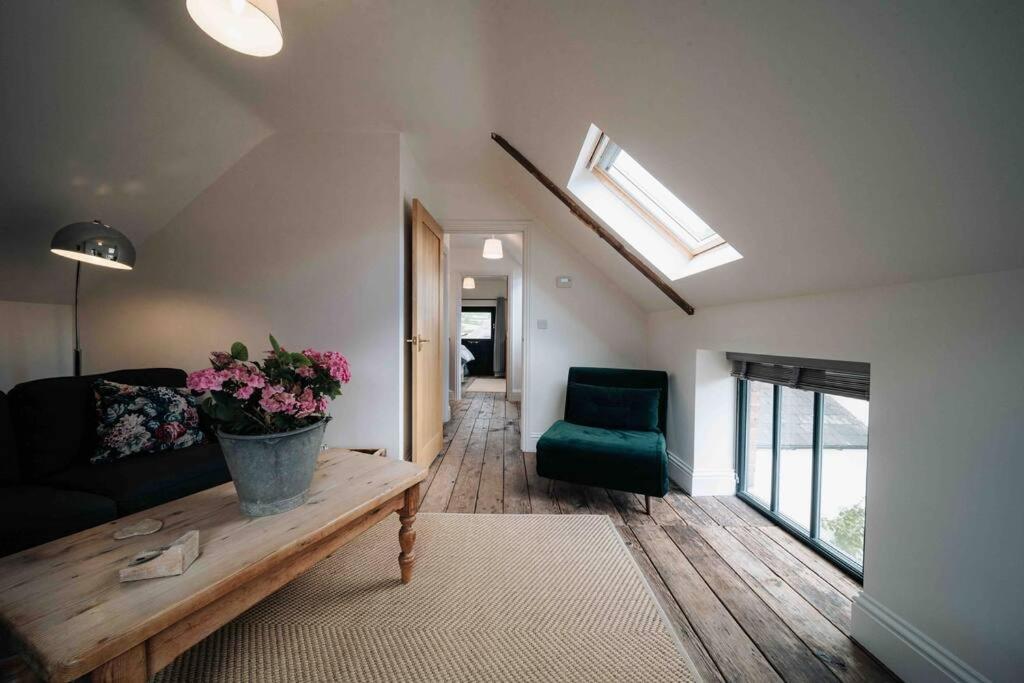 Holiday home Roxie House A Cosy Farm Refurbished Coach House. *