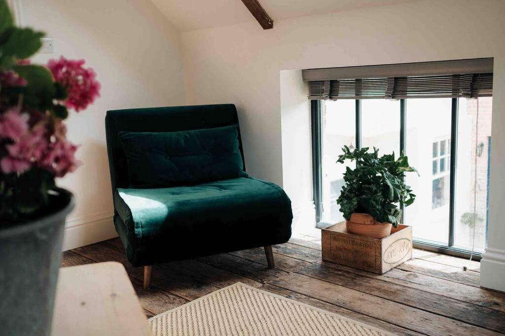Roxie House A Cosy Farm Refurbished Coach House.