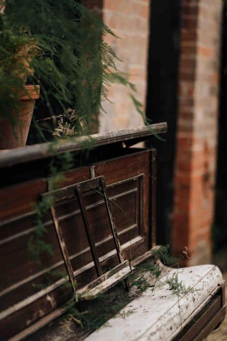 Roxie House A Cosy Farm Refurbished Coach House. *